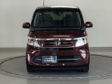 ディスチャージヘッドライト【HID】を装備していますのでとても明るく、夜間の走行や雨の日も安全・安心です。