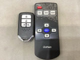 スマートキー付きですからドアロックの開閉およびエンジンスタートが楽々です。電動スライドドアの開け閉めもボタンで操作できます。