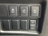 【両側スライドドア】駐車場で隣の車との間隔が狭く乗りにくい時、スライドドアなら安心!ドアオープン時も幅を取らず、開口部が広いので乗り降りがとっても簡単です。大きな荷物の出し入れも後席から可能♪