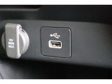 USBオーディオ用ソケットがついていますので携帯電話などを接続すれば音楽等の再生が可能です!