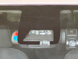 【トヨタセーフティセンス】走行中に前方の車両等を認識し、衝突しそうな時は警報とブレーキで衝突回避と被害軽減をアシスト。より安全にドライブをお楽しみいただけます。
