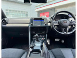 運転席・助手席周りになります。詳細画像などもメールまたはLINEにて送らせていただく事も出来ますので、お気軽にお申し付けくださいませ。遠方のお客様にもご安心してご契約〜ご納車、保証までお任せください。