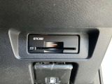 ETC車載器付きです♪高速道路をスイスイと通過!で、キャシュレス!クルマは料金所をノンストップで通過することができます☆