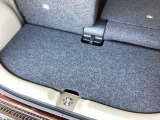 アイデア次第でいろいろな使い方ができる広くて使い勝手のいい荷室。
