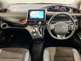 弊社の商品車両は横浜本牧にあります本部で隅々までチェックを行い、トヨタの厳しい商品基準をクリアした厳選した車両を展示しています。
