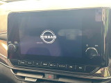 【メーカー純正9型ナビ】インテリアに溶け込むスタイリッシュな「専用設計」メーカーナビを装備♪視認性や操作性など基本性能にも優れ、より上質なカーライフをお楽しみいただけます。