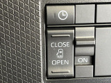 【パワースライドドア】スマートキーや運転席のスイッチでスライドドアの開閉が可能♪電動だから力を入れてドアを開ける必要が無く、小さいお子様でも、重い荷物を持っている時もラクに開け閉めできます♪