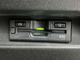★ETC付きです。高速道路料金所での小銭の出し入れや雨天時における窓の開け閉めなどの煩わしさが解消できます。料金所の通過もスムーズで快適ですよ。