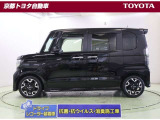 狭い場所での乗り降りや、荷物の積み込みに便利なスライドドアです。両側電動で内側からも開閉できます。お迎えの時などにも内側からスッと開けてあげられて便利ですよ。