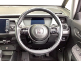 ステアリングスイッチでオーディオ各種操作が可能で、運転に集中できます。安心・安全・快適なドライブをお楽しみいただけます。