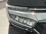 LEDヘッドライトは、点灯の瞬間から最大光量を発揮し、突然暗くなるトンネルなどでの安定感を高めます。