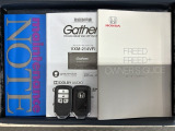 スマートキーは鍵をバッグに入れたままでもドアロックの開閉やエンジンのON・OFFができます。夜間や雨の日も鍵を探さなくて良いので便利です。