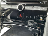 運転席・助手席にはシートヒータを装備しております。