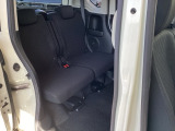 スライドドアにより、子ども連れでも安心して乗り降り可能。荷物の積み下ろしもスムーズで便利に使えます。