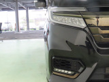 LEDヘッドライトは、点灯の瞬間から光量を発揮し、突然暗くなるトンネルなどでの安定感を高めます。
