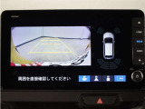 バックカメラ搭載です!車庫入れが苦手な人はもちろん、車両感覚に自信がある人にもお勧めです!見えない箇所が見えるようになるので、低い障害物や隠れてしまっている子供の存在等にも気付く事が出来ます。