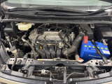 【アイドリングストップ】赤信号や渋滞で停車した際にエンジンを停止し、無駄な燃料の消費を抑えます。燃費向上や環境保護につなげる機能♪エンジンはブレーキを離せば再始動します。