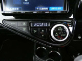 フロントオートエアコン装備ですので常にお好みの温度に調整ができ車内を快適な空間に保ってくれます。