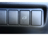 【パワーバックドア】車内に設置したスイッチやパワーバックドアのスイッチを押すことで、リアゲートの開閉が自動!!