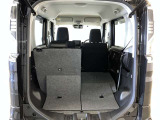 ゆとりある広々とした車内空間は、ドライブを始め買い物やレジャーなど、幅広く活躍します。一人でもみんなとでもお出かけを楽しみましょう!