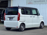 バックカメラが付いているのでバックでの車庫入れも安心です。