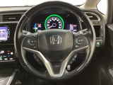 ハンドルにHondaセンシング系のクルーズコントロールやレーンキープアシストなどのスイッチと、オーディオの操作スイッチが装備されています。ハンドルから手を離さず安全に操作できます。