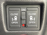 【両側パワースライドドア】スマートキーや運転席のスイッチで後席両側スライドドアの開閉が可能♪電動だから力を入れてドアを開ける必要が無く、小さなお子様でも簡単に開け閉めでき快適です♪