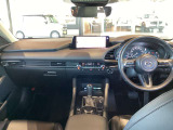 現在のMAZDA車はインパネ配置が視線の動きが少なくなるように設計レイアウトされています☆ひとつひとつの部品からMAZDAの安全に対するこだわりを感じる事が出来ます☆