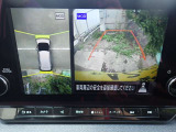 まるでお車を真上から見下ろしたかのような映像をナビに映し出してくれますので狭い駐車場でも周囲を確認する事が出来ますので非常に安心です♪