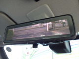 スマートルームミラー画像になります。リアシートに人が乗ってる時やトランクに荷物がたくさん積んでルームミラーが使えないときに便利なオプションです!
