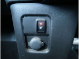 【シートヒーター】寒い日の運転など冷えやすい脚部を快適に温めてくれる。嬉しい機能♪