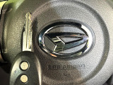 【キーレス】少し離れた場所からでもボタン一つでドアの開錠・施錠ができるのでとっても便利!ドアの鍵穴周りに傷をつけることもありません♪