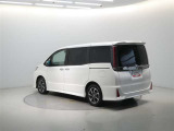 トヨタ高品質中古車洗浄「まるまるクリン」 外装はもちろん、内装はシートを外して見えないところまで徹底洗浄!お客様に責任を持って安心と美しさをお届けします!