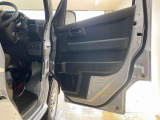 お車の状態をしっかりとお伝えするために1台の車両に付き40枚以上の画像を用意しております。外装はもちろん、室内の装備やお車の特徴などごらんください。