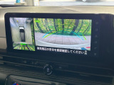 【マルチビューカメラシステム】専用のカメラにより、上から見下ろしたような視点で360度クルマの周囲を確認することができます☆死角部分も確認しやすく、狭い場所での切り返しや駐車もスムーズに行えます。