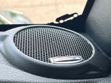 ●ALPINEサウンドシステム:オーディオ専門メーカーが手掛けるプレミアムスピーカーを装備。多数のスピーカーから、音の粒立ちまで分かる高品質な音楽をお楽しみいただけます。