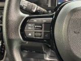 ステアリングにオーディオ操作スイッチが付いています。オーディオ画面に直接タッチしなくても操作が出来ますので、運転に集中できます。