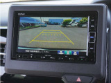 【バックカメラ】駐車が苦手な方でも安心してお乗りいただけます。リバース連動で画面が切り替わるのでとっても便利です。