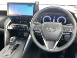 運転席まわりです。 各操作スイッチは使いやすい位置に配置されてます。