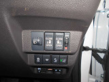 両側電動スライドドアです。運転席やキーレスから開閉が出来てとても重宝します。