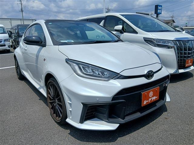GRヤリス 1.6 RZ 4WD 6MT 純正8インチナビ フルセグTV