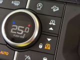 【電子制御エアサスペンション OP価格341,000円】ドライブモードを選択するとモードにあった車高になりお客様の負担を軽減致します。オプション内にアダプティブダイナミクスも含まれます。