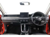 操作性に優れた運転席となります!小物入れや各ボタンの配置にこだわり、使いやすいです!座り心地もよく視認性も良好なのでロングドライブもお任せ下さい!
