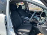 運転席まわりは、使用感も少なく良好な状態です。