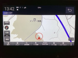 ナビゲーションはフルセグTV、インターナビ対応のGathers純正メモリーナビを搭載しています。Bluetoothオーディオ機能がありますので、スマートフォンなどの音楽も再生できます。