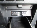 【ETC車載器】は、ビルトインタイプですっきり収納され、見た目も使い勝手も満足のアイテムです。