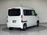 バックカメラが付いているのでバックでの車庫入れも安心です。