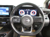 運転が楽しくなる明るく開放的な運転席まわりです。