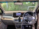 フロントガラスが大きく、ワイドな視界で運転もしやすくなるように、設計されています。