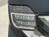LEDヘッドライトは、点灯の瞬間から最大光量を発揮し、突然暗くなるトンネルなどでの安定感を高めます。